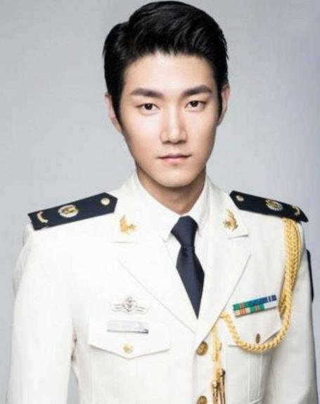 歌手历届踢馆歌手名单,我是歌手男低音王晰踢馆歌曲