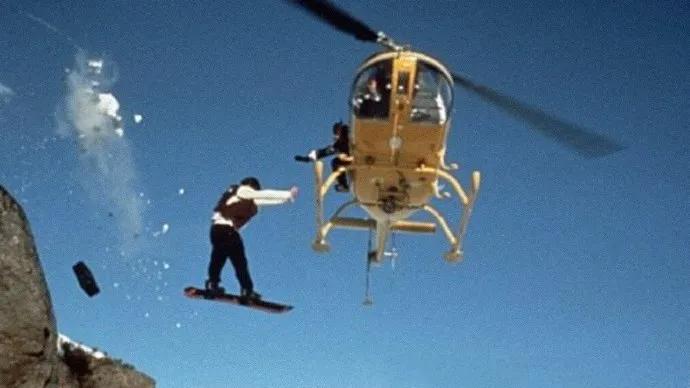 警察故事4成龙危险片段,警察故事成龙救兄弟照片