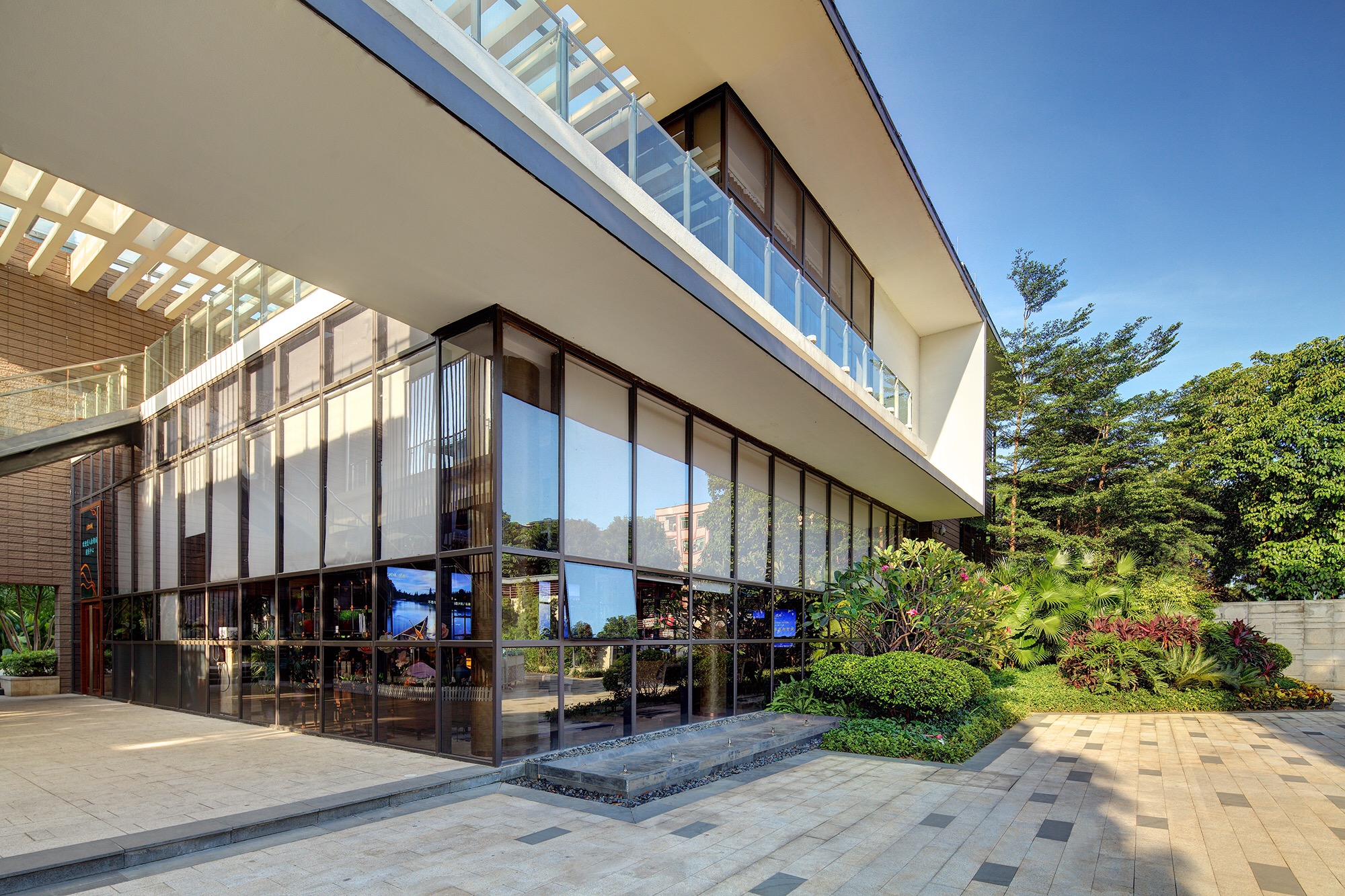 中惠松湖城金山湖,四季松湖和中惠松湖城哪个好