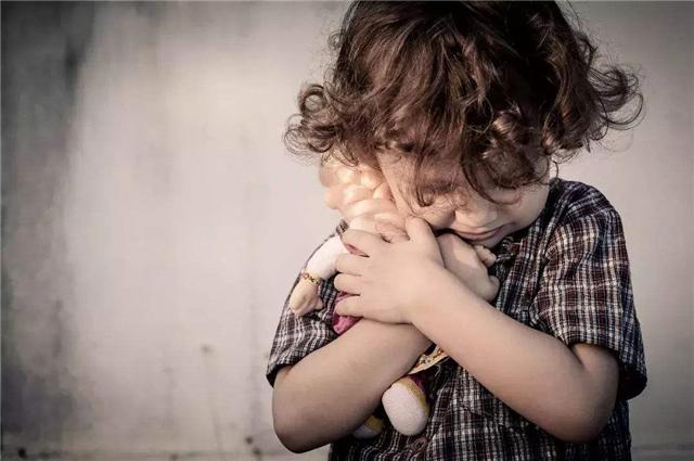 宝宝胆小有什么妙招,宝宝胆小怎么引导