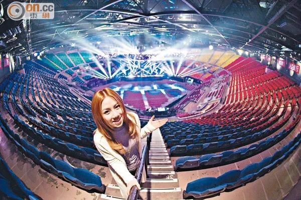 和49岁的她比，流量们的努力好廉价