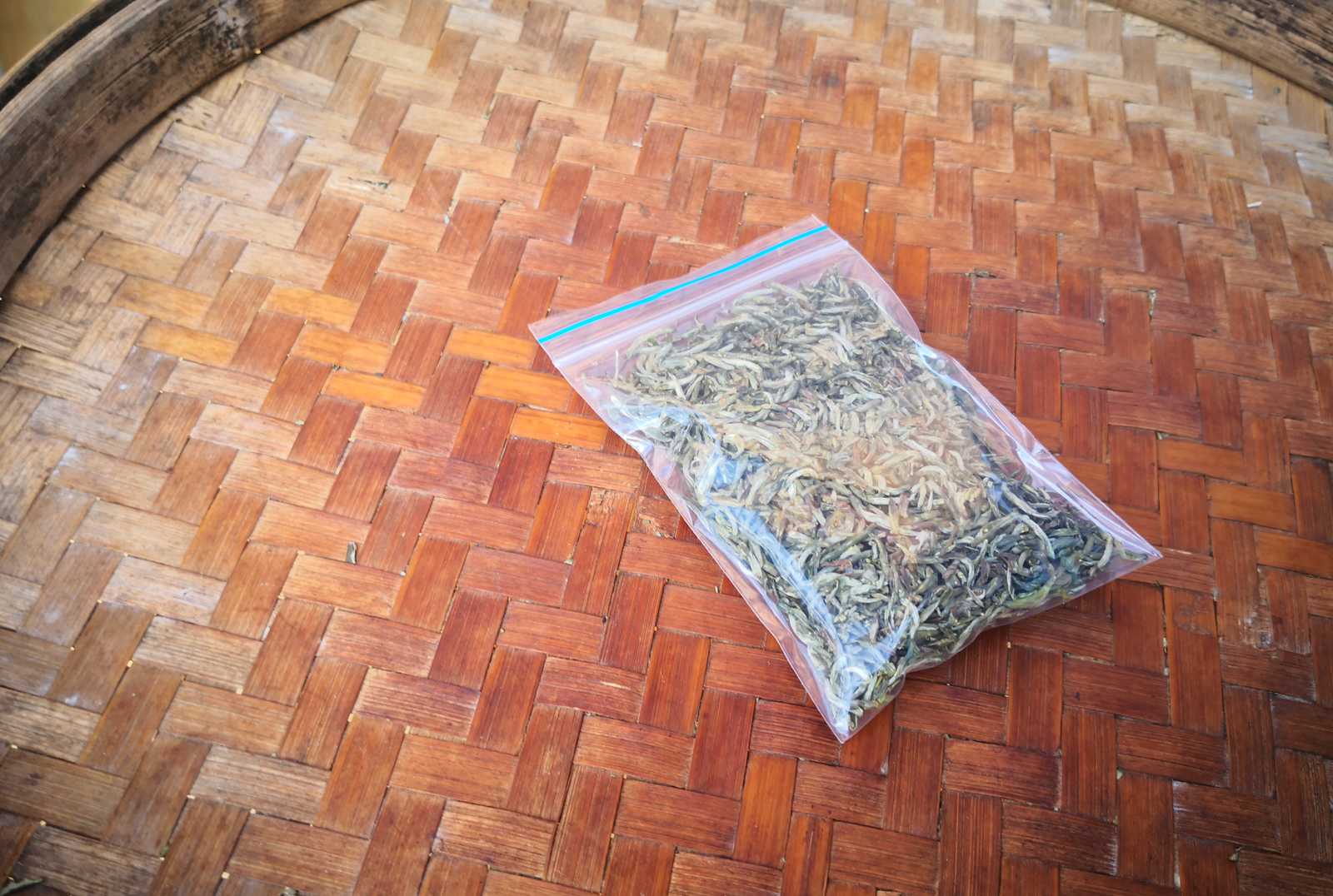 自炒茶叶纯天然,云南茶传统柴火手工炒茶