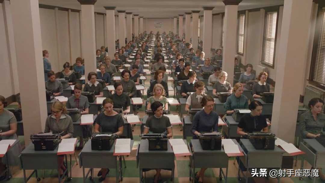 神剧回归：生活就像散场后的马戏团，总是有限温存，无限心酸