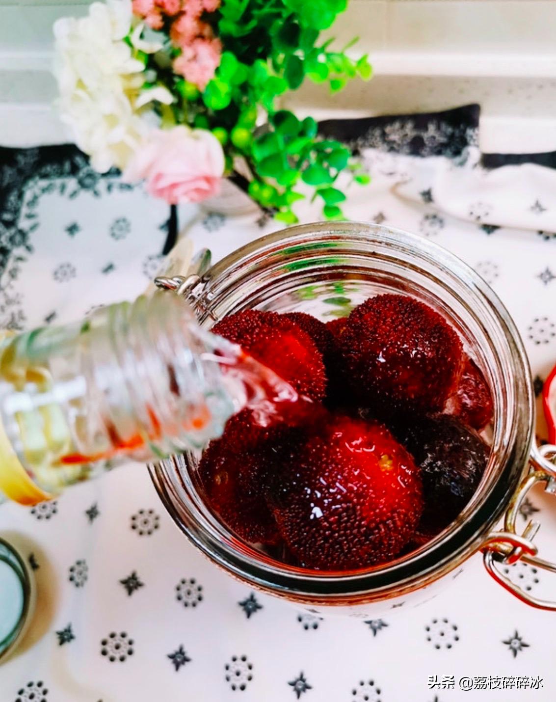 杨梅酒消暑必备,夏天自制饮料杨梅酒好喝吗