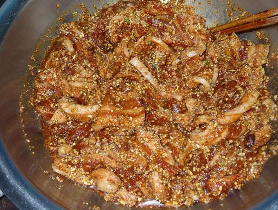 大师教你粉蒸肉的做法,老师傅梅菜蒸肉