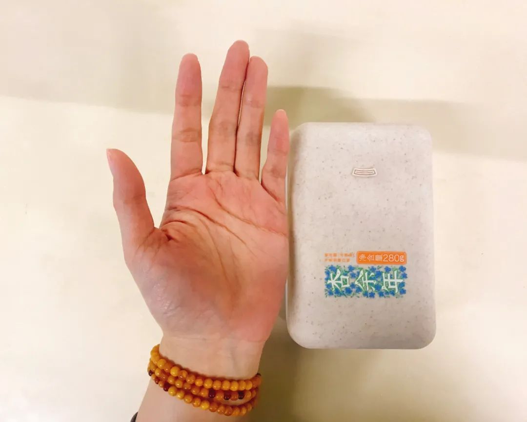 “吃完200元/盒的钟薛高冰淇淋，我想买票回东北”