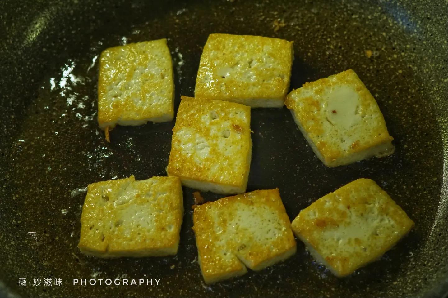 鱼与香肠的约会～香肠豆腐炖鱼～