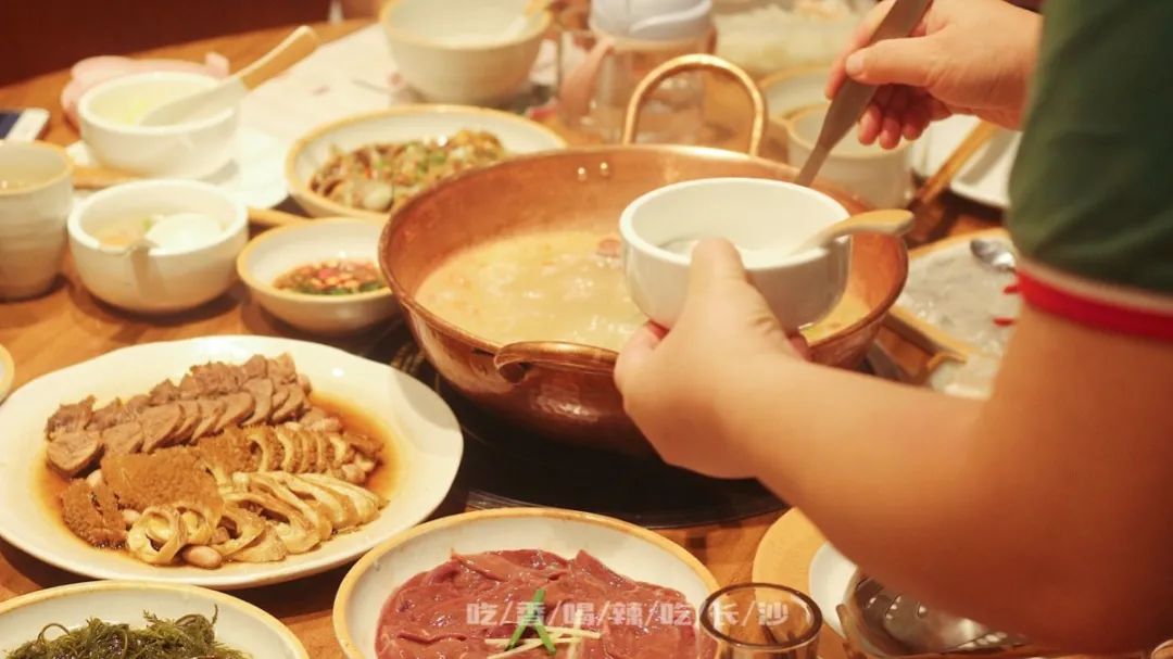 长沙正宗打边炉,海鲜卖出白菜价,人均只要2位数