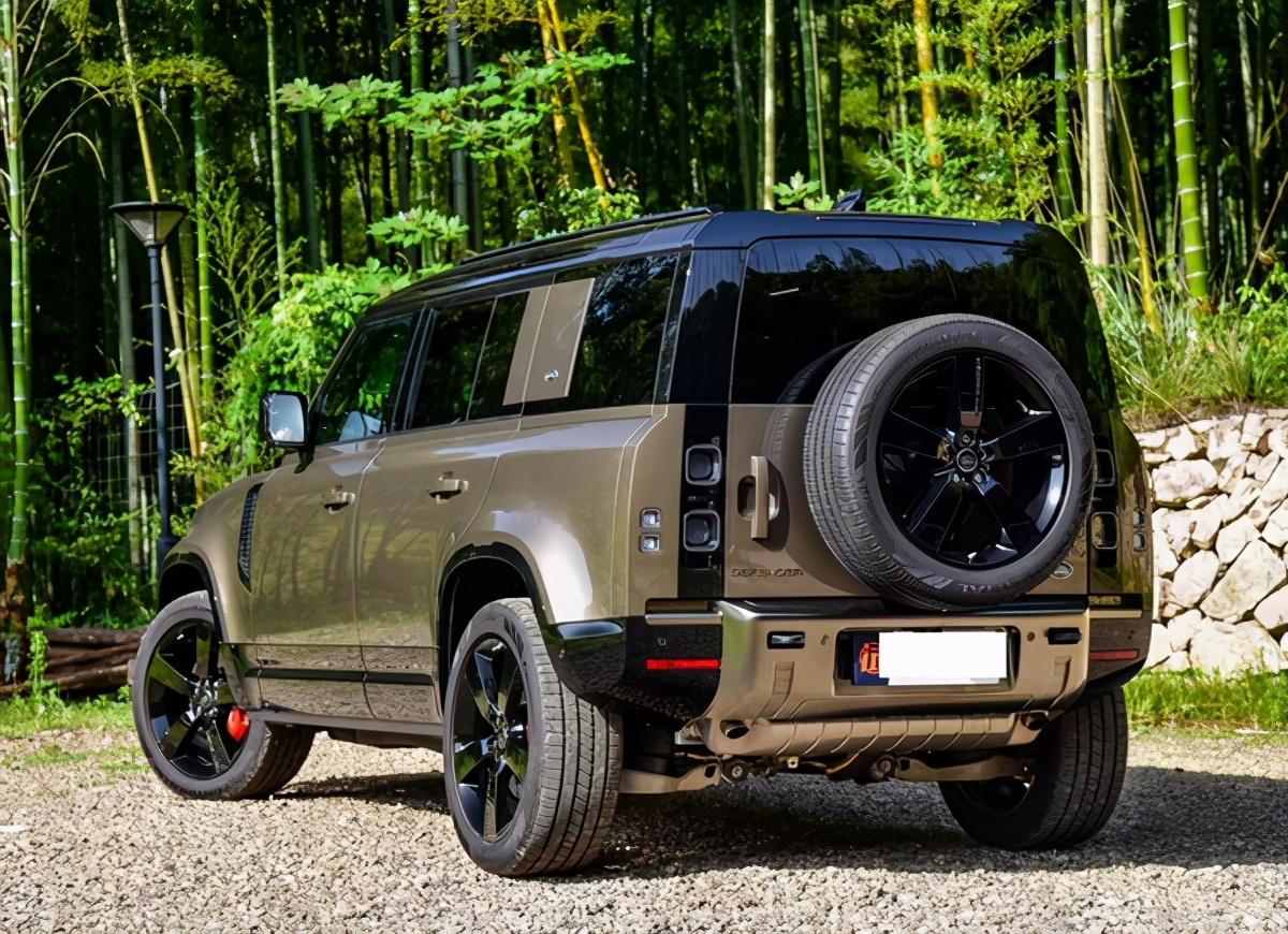 最新路虎卫士的试驾感受,路虎卫士百公里油耗和续航里程