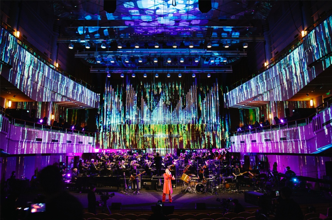 张信哲总有一种信仰让人动容不已,张信哲的宽容让我们明白了什么