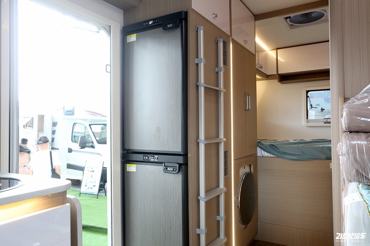 上汽跃进h300轻卡房车详解,上汽跃进h300和h500的区别