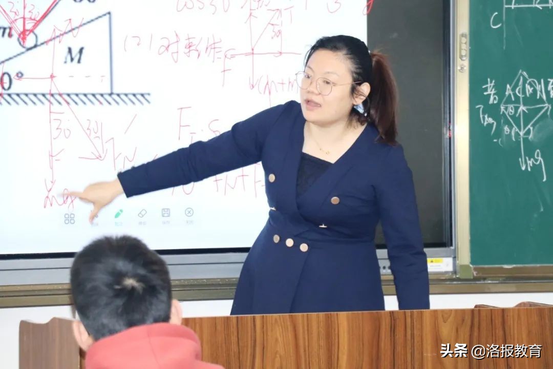 教师风采展环创,教师风采艺术展