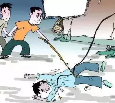 男子触电浑身抽搐倒下成功自救,触电事故及现场自救