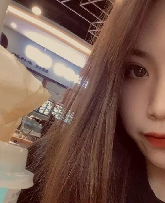 鼻头浮粉怎么快速解决,鼻子油脂粒和黑鼻头的区别