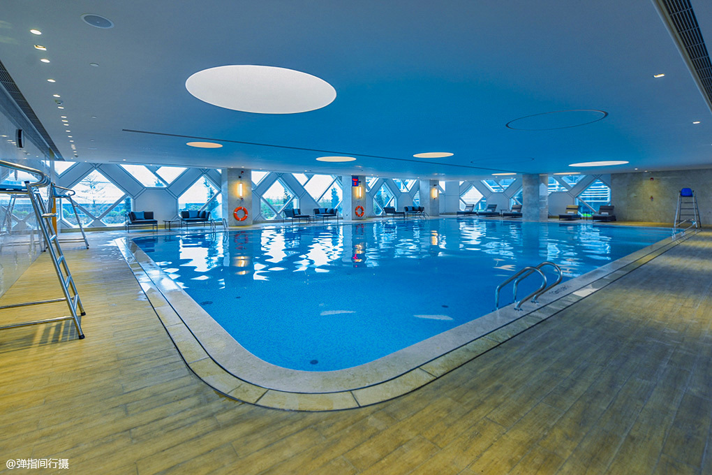 度假从候机开始，这间开在机场里的酒店，既安逸又不会误机