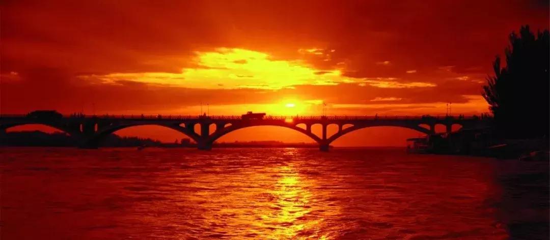 美丽伊宁市美景,美丽的伊宁城市