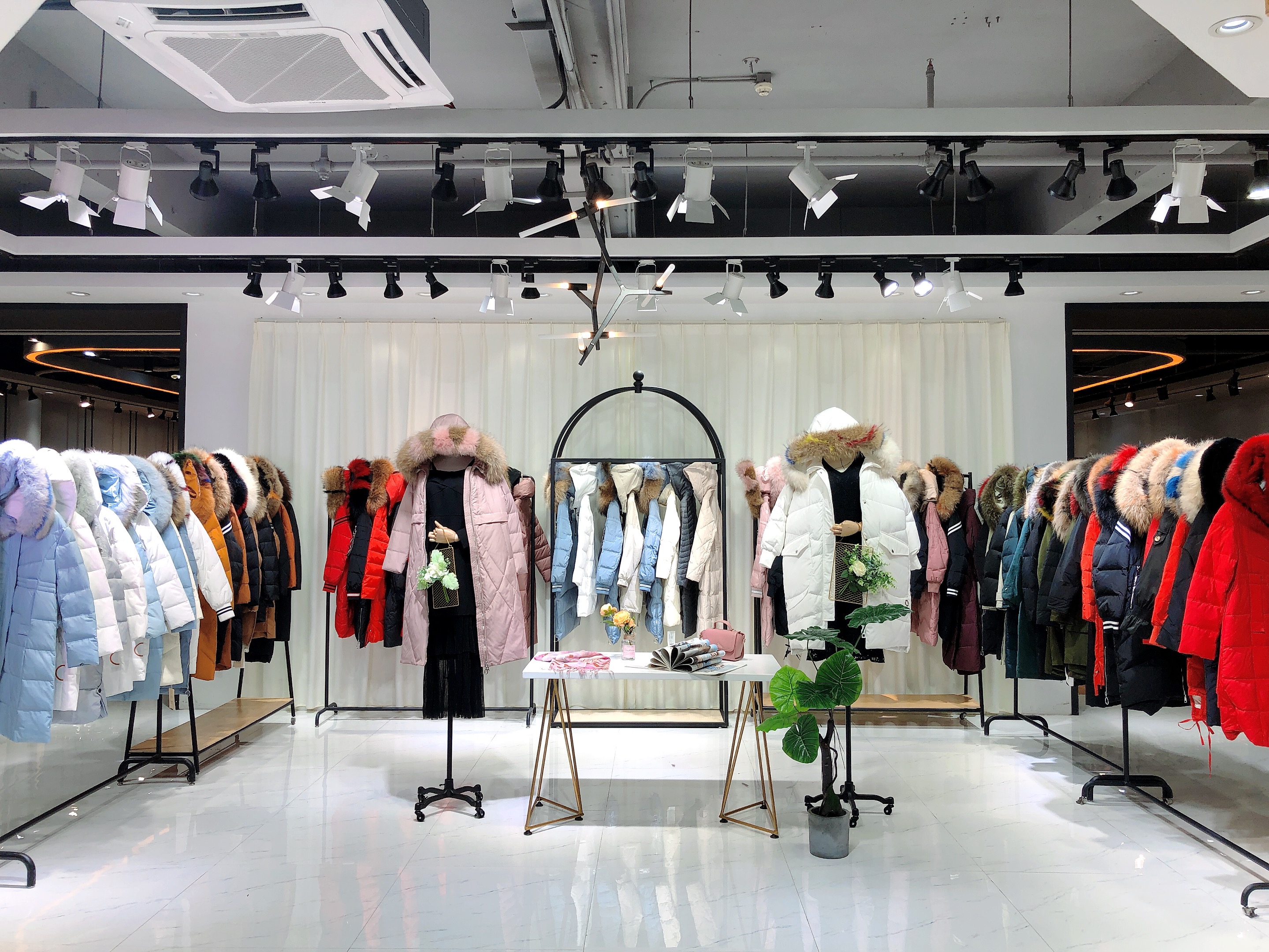 索娜菲女装,索娜菲女装专卖店