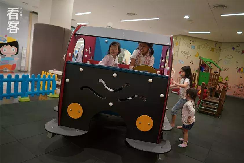 为了孩子上学全家都搬到县城好嘛,为了孩子上学全家去异地