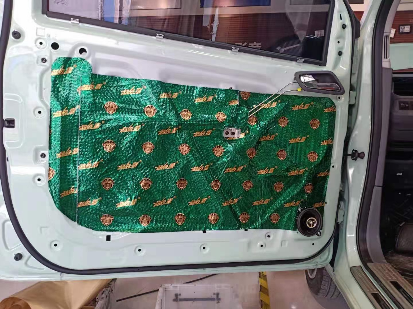 五菱mini马卡龙音响改装效果,五菱mini马卡龙音响怎么拆