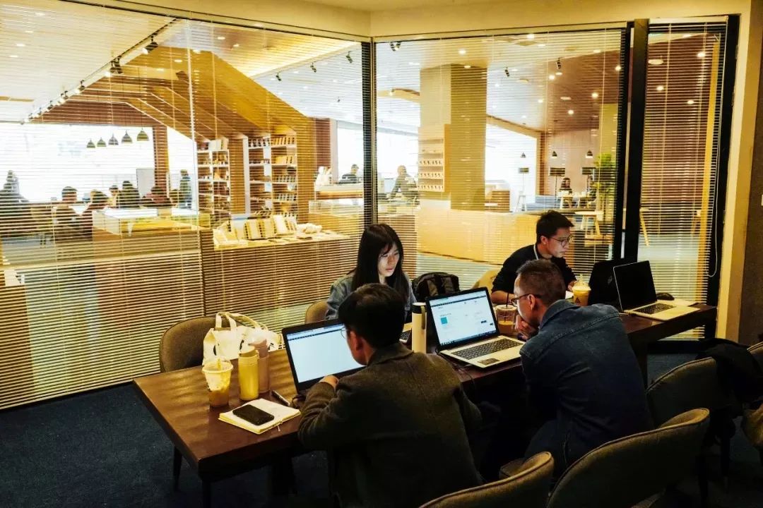 放弃百万年薪隐居深山,放弃30万年薪隐居深山