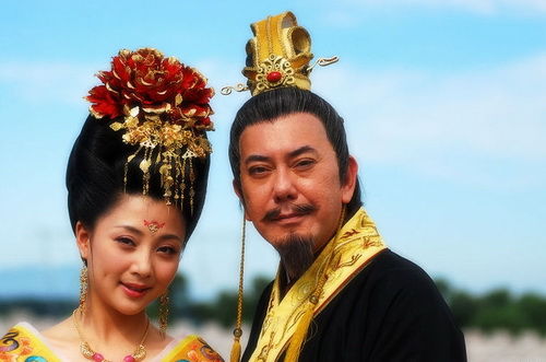 杨玉环怎么成了唐玄宗的贵妃,杨玉环和唐玄宗的关系