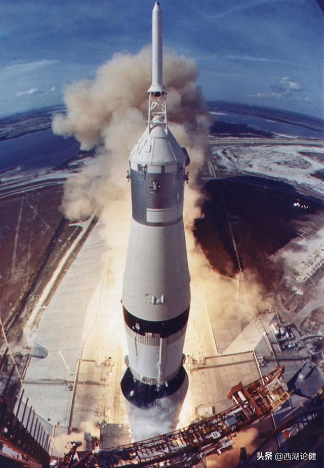 阿姆斯特朗登月诡异事件,登月第一人阿姆斯特朗真实记录