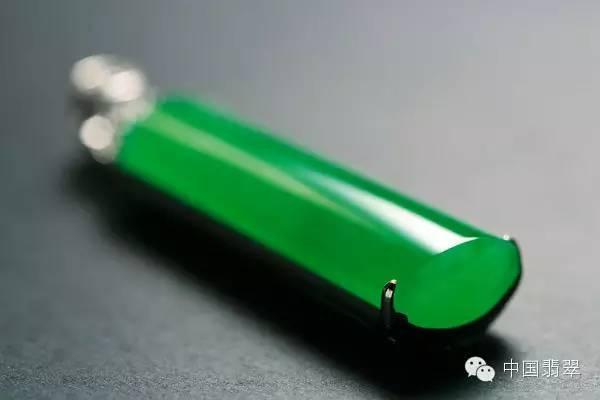 从8亿天价玻璃看翡翠市场上的“替身”