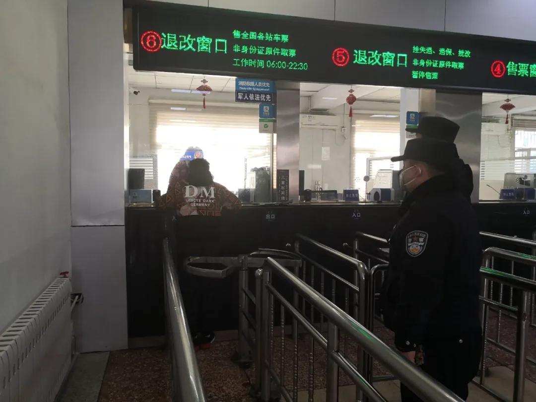 一次疫情排查，让失散15年的亲人相认