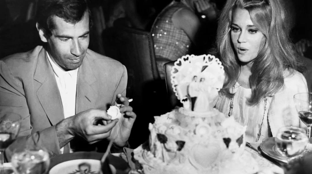 嫁过著名导演、政治家、大亨，简·方达这八十年是怎么过的？