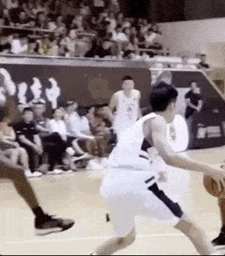 中美篮球差距还是太大,三场狂胜95分,詹韦儿子联手太强了