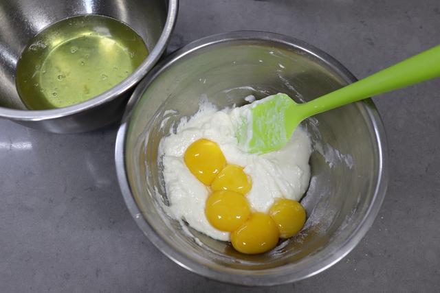 酸奶蛋糕蛋白怎么打发,酸奶别直接喝加四个鸡蛋搅一搅