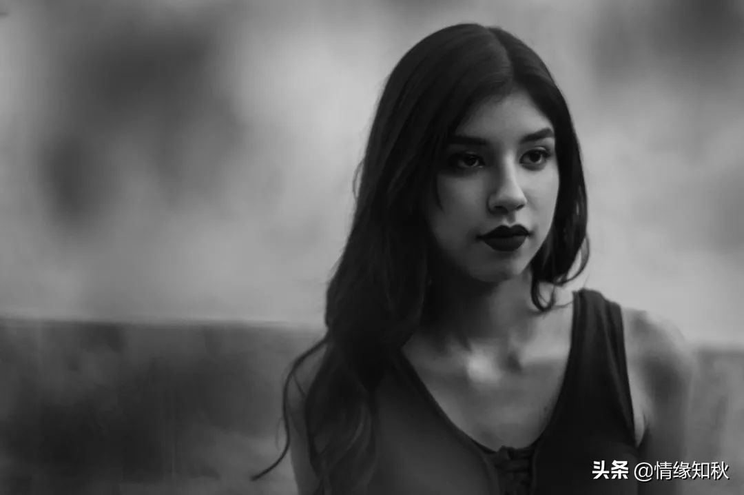 我爱上一个三次婚姻的男人,我爱上了一个已婚男人怎么办