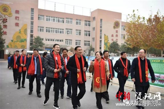 青岛市市长杯颁奖典礼,全市校园足球联赛圆满闭幕