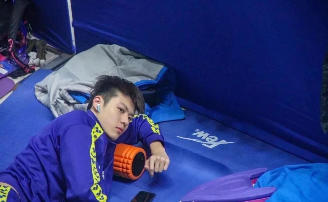 拜托，千万别让萧亚轩看到这些国家体坛中的鲜肉帅哥