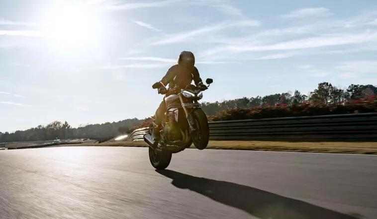 凯旋1200rs猪头版改双座,凯旋1200cc复古上市