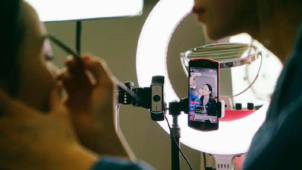 直播带货如何提升政府监管 (严厉监管直播带货)