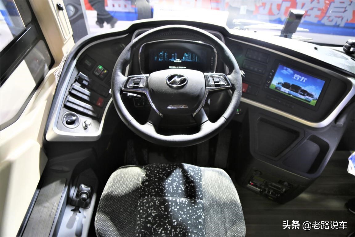 海格6127旅行家客车豪华版,海格旅游大巴