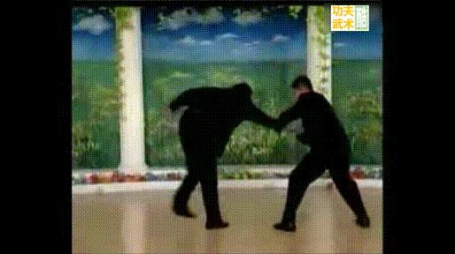 格斗防身术搏斗技巧快速制敌,简单凶狠的防身格斗术一招制敌