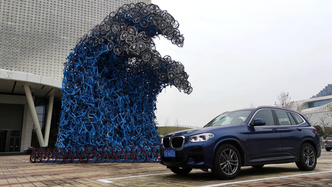 2022款宝马x3曜夜领先版试驾,奔驰glc300l对比宝马x3试驾