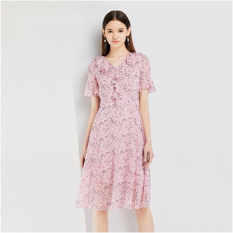 v领时尚显瘦遮肉,v领性感时尚显瘦法则