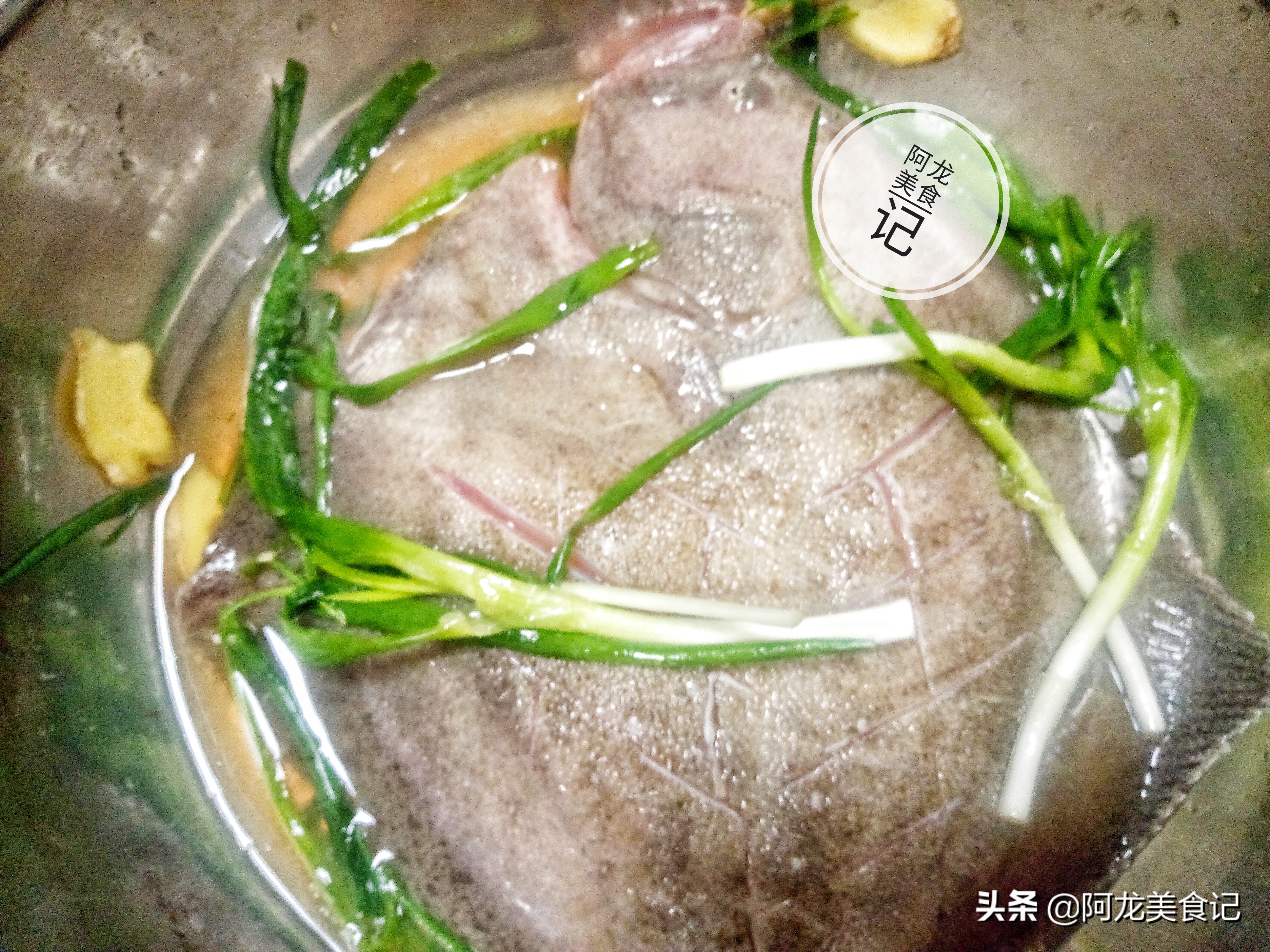 大厨清蒸多宝鱼的正确做法,怎么煮清蒸多宝鱼简单又好吃