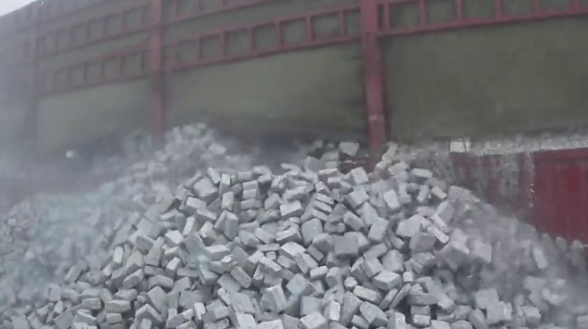 人民币有破损怎么存银行要带什么,人民币破损到什么程度就不给换了