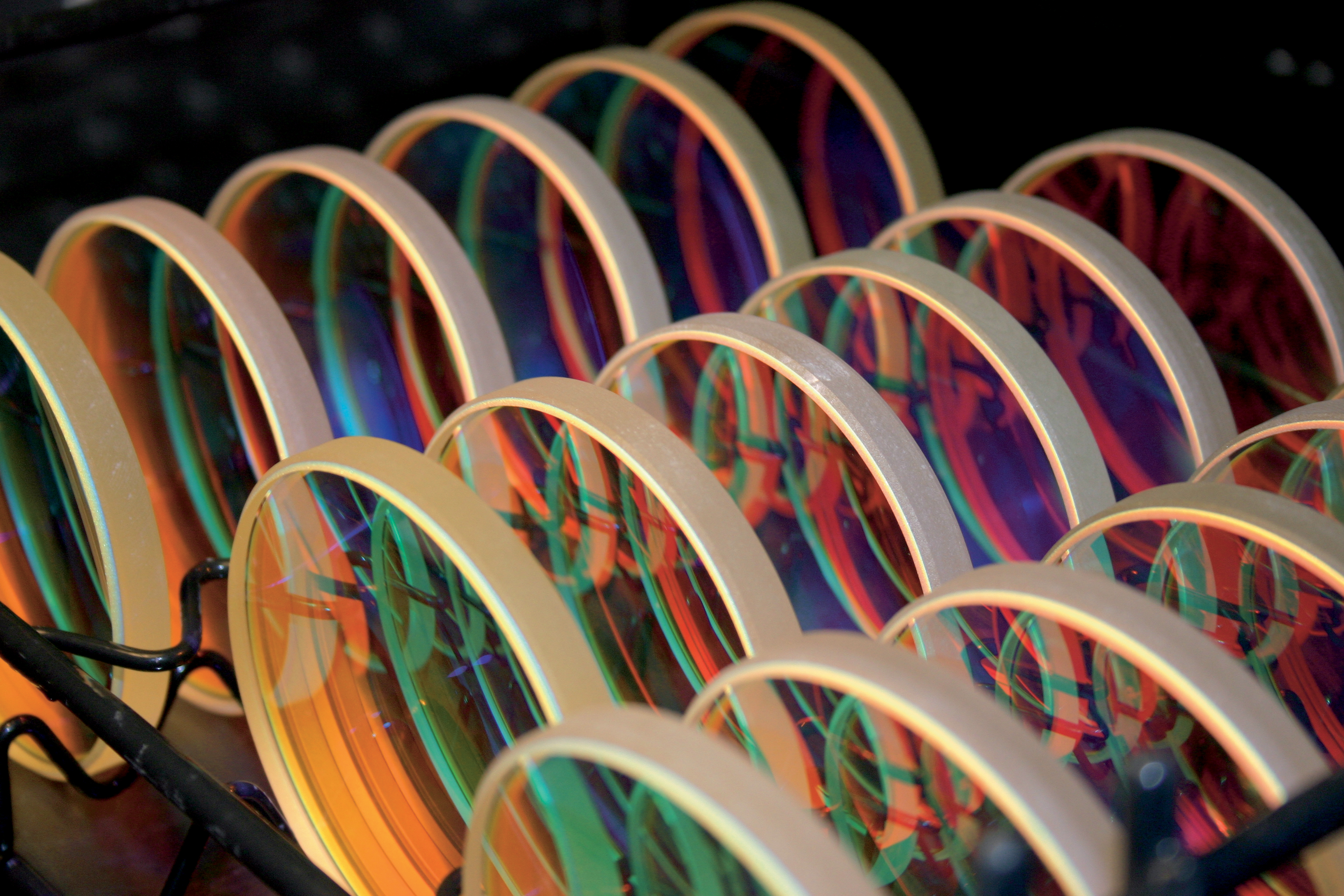 在网上购买望远镜时如何选购 (选购望远镜什么规格比较好)