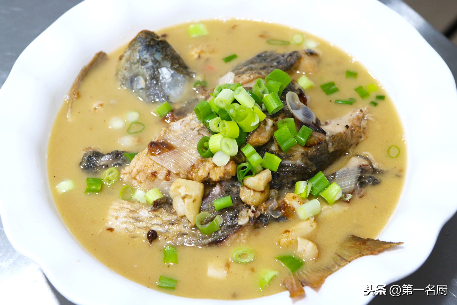 煎鲤鱼不粘锅不破皮的正确做法,煎焖鲤鱼的做法视频