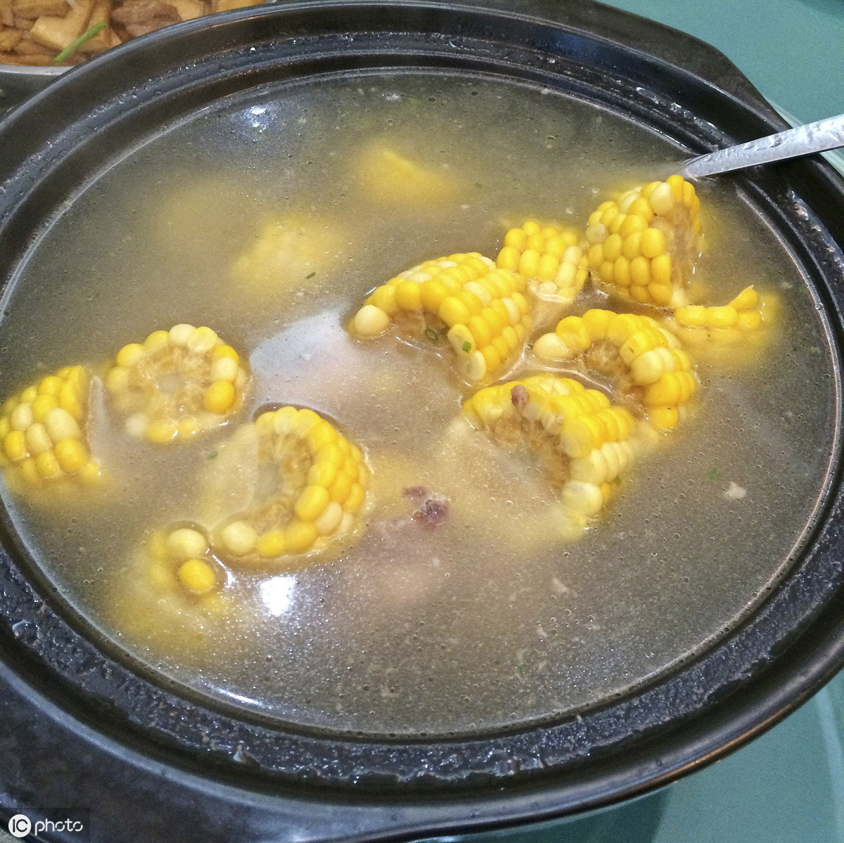 面馆骨头汤的熬制方法,面馆怎么熬汤又鲜又香