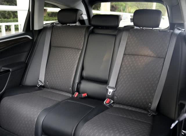 14年本田杰德1.8lcvt尊享版,杰德和卡罗拉哪个可以入手