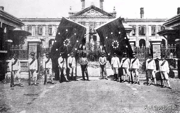 清朝这个铁帽子王命太长：从*片鸦**战争活到了清朝灭亡