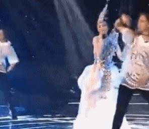 质疑萨顶顶假唱,萨顶顶质疑假唱的结果