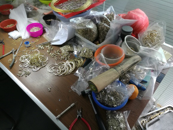 上海假施华洛世奇饰品,施华洛世奇假货水晶新闻