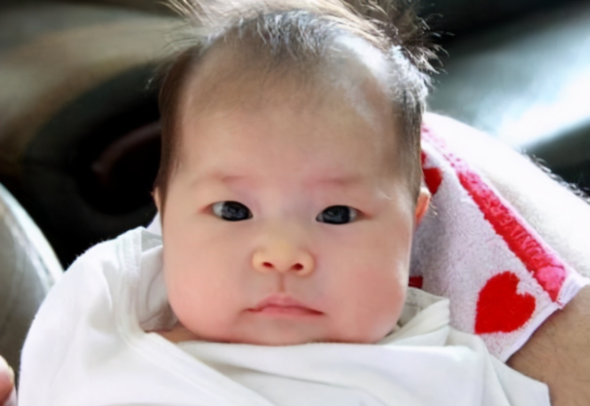 宝宝攒肚拉不出来怎么办,宝宝攒肚后臭臭是什么样的